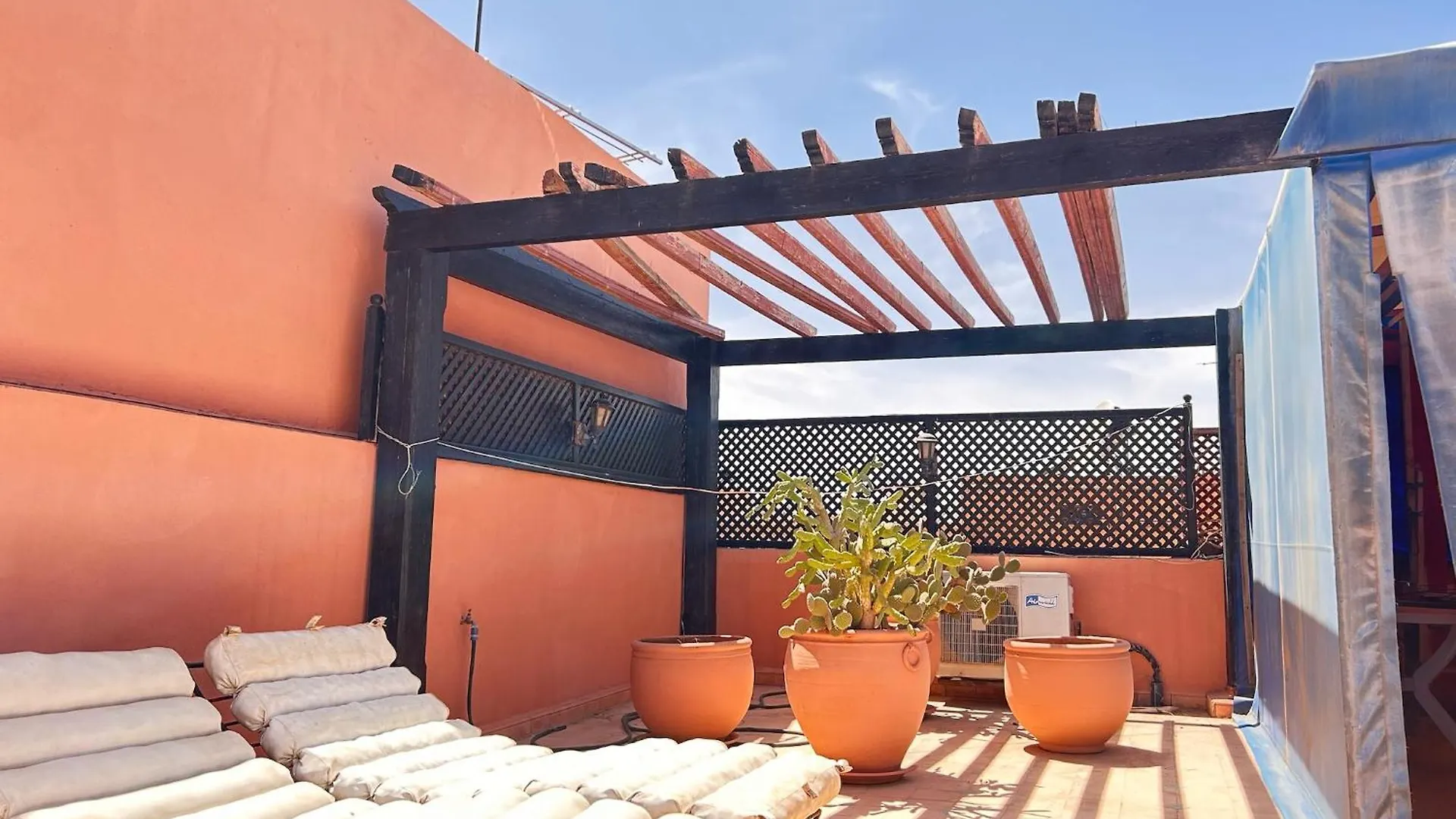 Villa Targa Piscine 10 Minutes Du Centre - Ark Realty Marrakesh